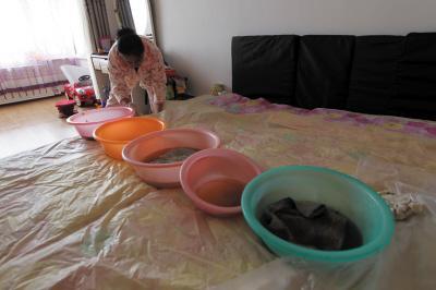 北安楼上漏水，住户失联，小区没物管，业主维权难！律师来支招……